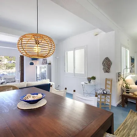 Penthouse Sa Riera 아파트