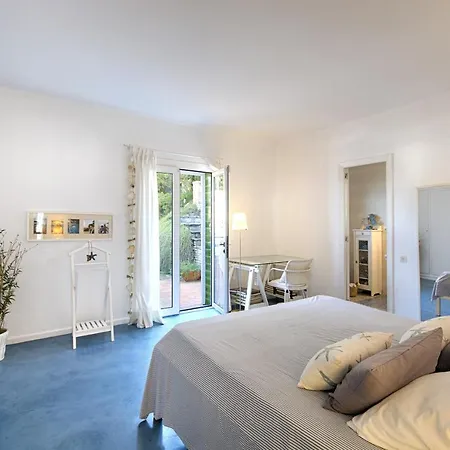 Penthouse Sa Riera 아파트